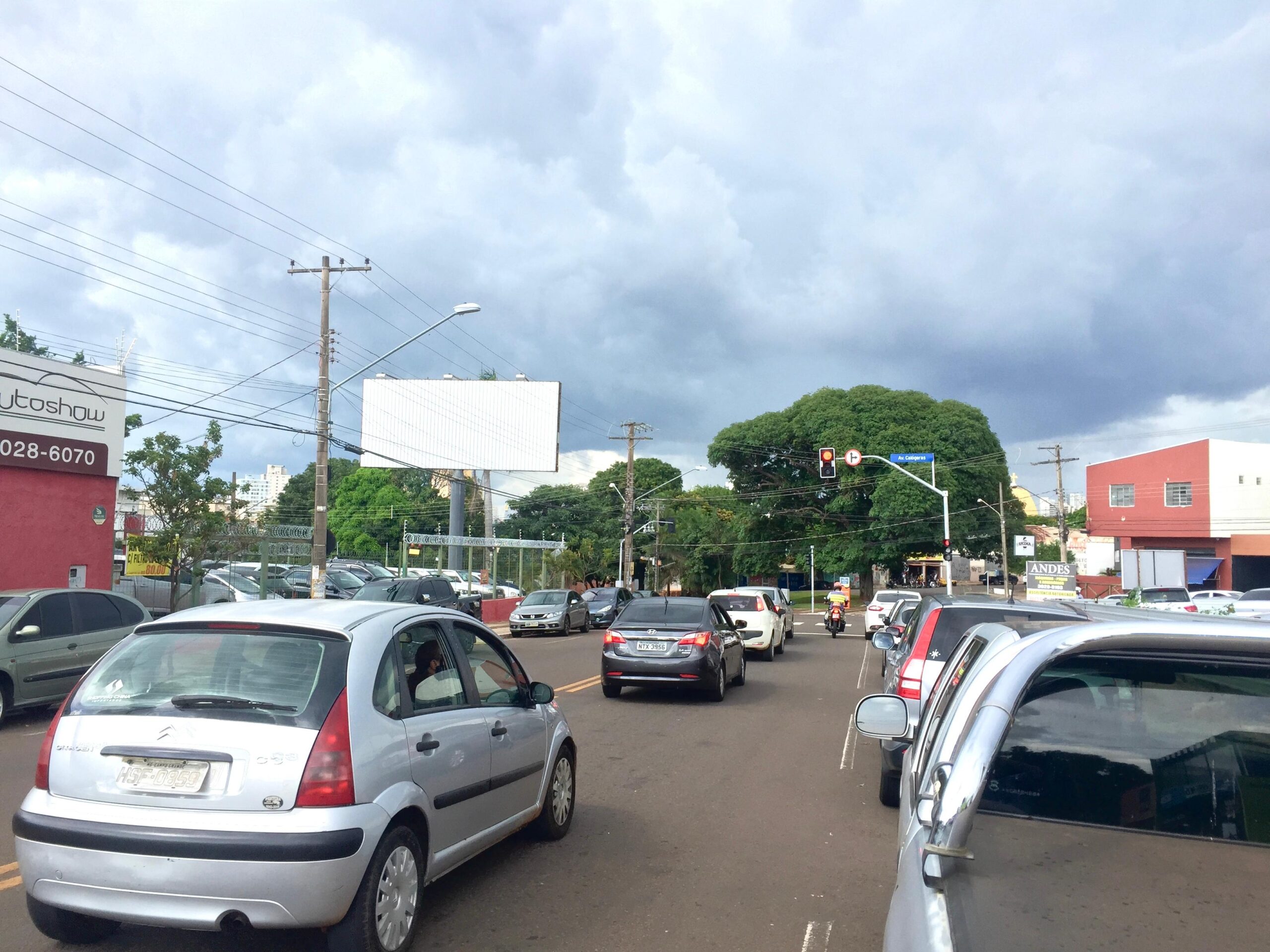 FRONT AV DAS BANDEIRAS
